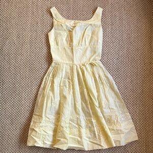 1950's Sleeveless Yellow Embroidered Fit-and-Flare Mini Dress